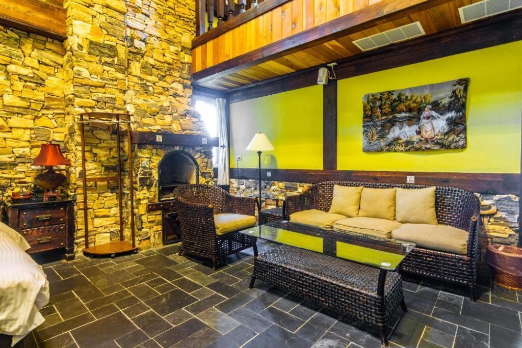 Provence Rose Lodge Renai Exterior photo